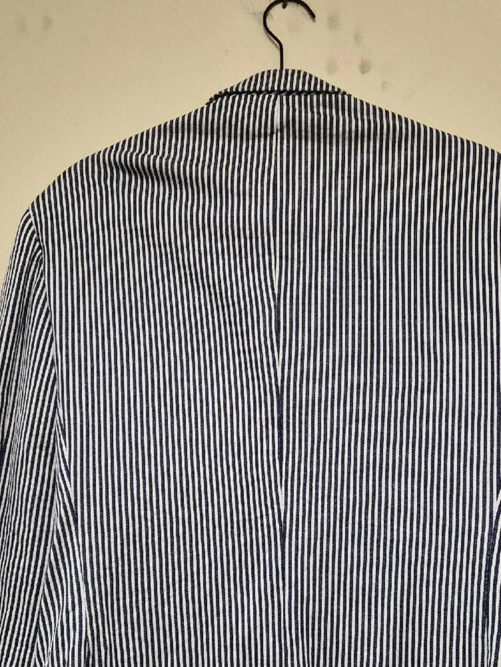 Eleventy Navy and White Striped Seersucker Blazer Size 48